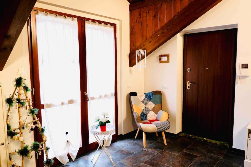 Attico Nel Cuore Delle Langhe - Free Parking Wi-Fi E Ac Alba Kültér fotó
